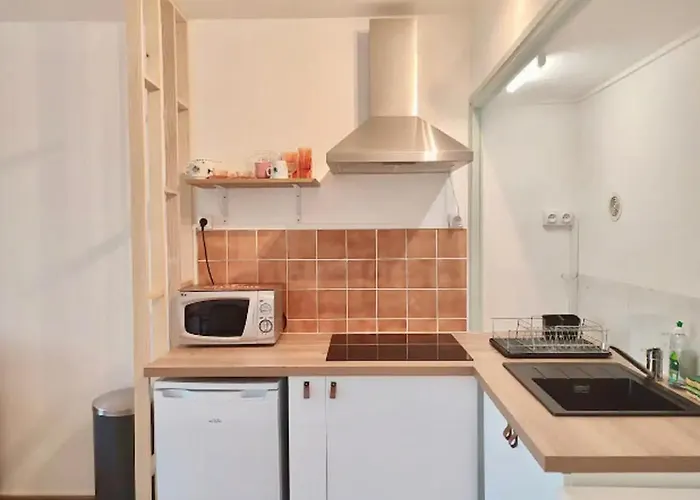 Joli Studio Proche Vieille Ville + Parking